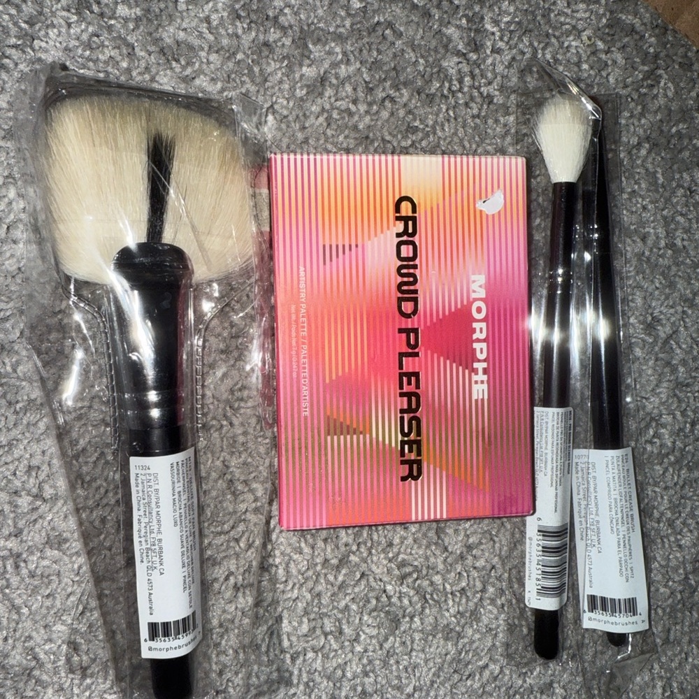 Morphe Crowd Pleaser Brush Set - Black and Cream with Pink Palette